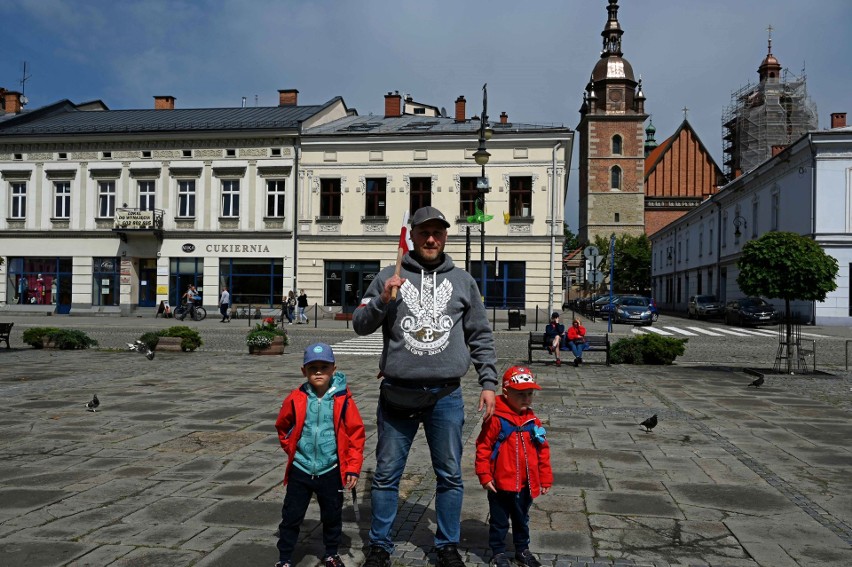 Nowy Sącz. Sądeczanie pamiętali o rocznicy Zbrodni Wołyńskiej 1943. Nie obyło się jednak bez antyukraińskich akcentów. Mamy zdjęcia