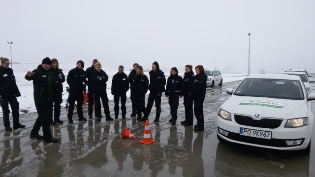 W dniach 8-9.03.2016 w Interaktywnym Centrum Bezpieczeństwa Skoda AutoLab oraz na terenie Ośrodka Doskonalenia Techniki Jazdy w Międzychodzie odbyły się warsztaty bezpieczeństwa ruchu drogowego oraz szkolenie z zakresu doskonalenia techniki jazdy dla funkcjonariuszek Komendy Miejskiej Policji w Poznaniu / Fot. Skoda