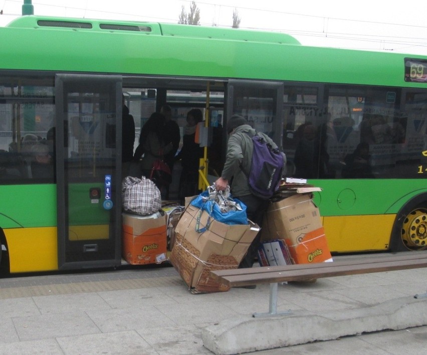 Dlaczego w poznańskich autobusach i tramwajach śmierdzi? [ZDJĘCIA CZYTELNIKA]