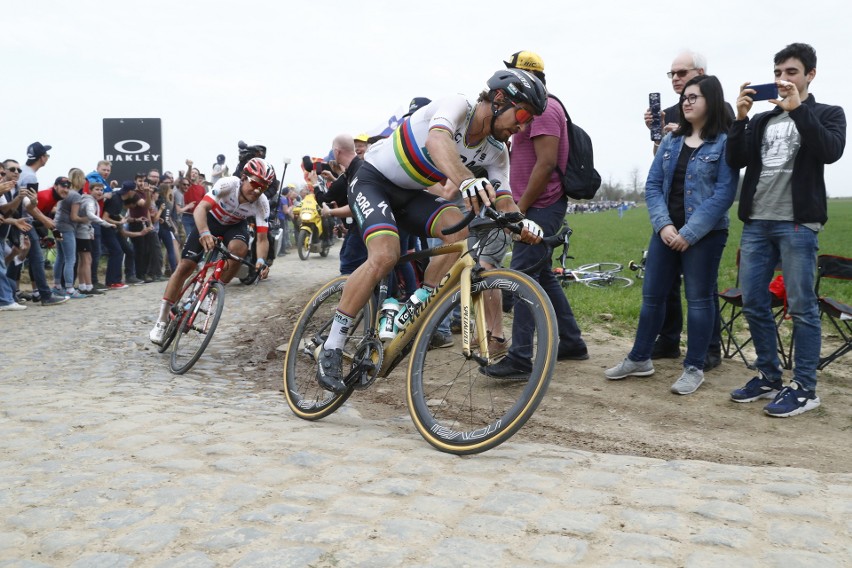 Paryż-Roubaix: Peter Sagan najmocniejszy w wyścigu nazywanym Piekłem Północy. Słowak uciekł innym faworytom prawie 50 km przed metą 