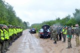 Wojska Obrony Terytorialnej przy granicy z Białorusią. Żołnierze szukali martwych dzików (zdjęcia)