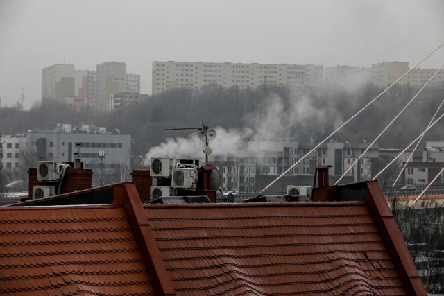 Kujawsko-pomorskich miast z najbardziej rakotw&oacute;rczym powietrzem jest aż sześć. Rekordzista przekracza dozwolone normy aż czterokrotnie!W kt&oacute;rych miastach kujawsko-pomorskiego powietrze jest najbardziej rakotw&oacute;rcze? Sprawdź na kolejnych slajdach &gt;&gt;&gt;