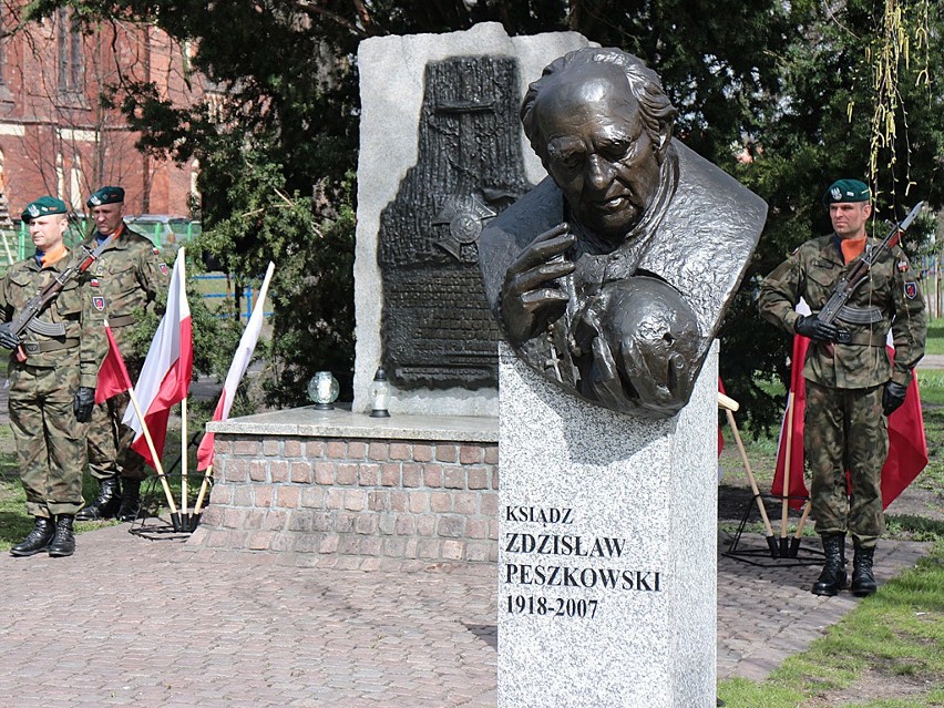 Uroczystości odbyły się pod pomnikiem pamięci ofiar Katynia