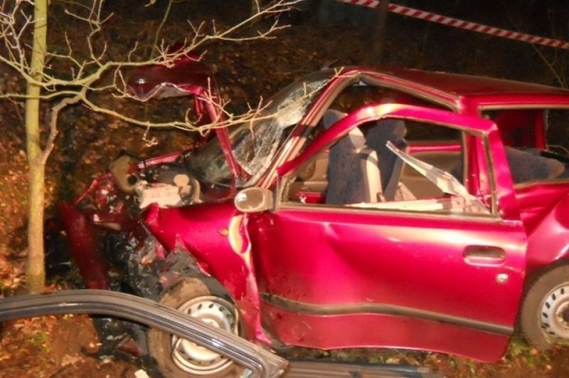 Wypadek w Koszarach. Dwie osoby nie żyją