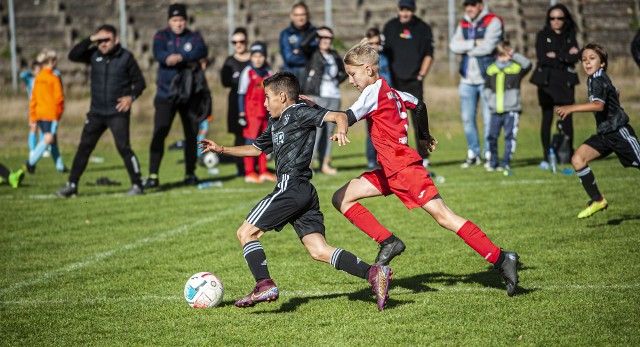 W Koszalinie rozpoczął się Międzynarodowy Turniej Piłki Nożnej Kick Off Cup. W zmaganiach zawodników urodzonych w 2012 roku bierze udział 30 zespołów z kraju i Europy.