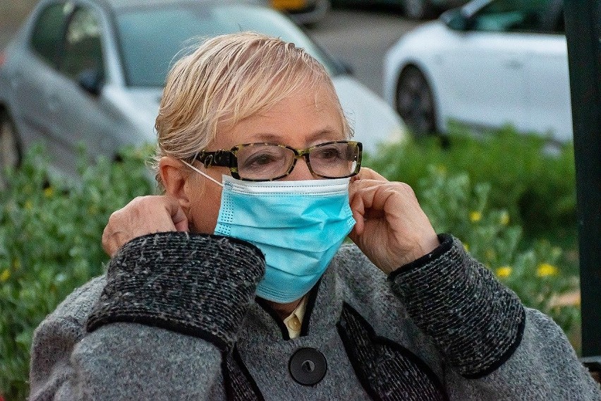 Co zrobić, żeby okulary nie parowały w maseczce? Wypróbuj te proste sposoby  | Gazeta Pomorska