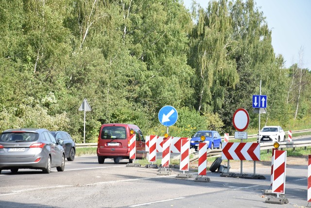 Remont obwodnicy bytomsko-piekarskiej jak na razie spędza sen z powiek kierowcom. Warto jednak jeszcze poczekać. Utrudnienia potrwają do końca października tego roku. Wtedy prace remontowe powinny zostać już zakończone