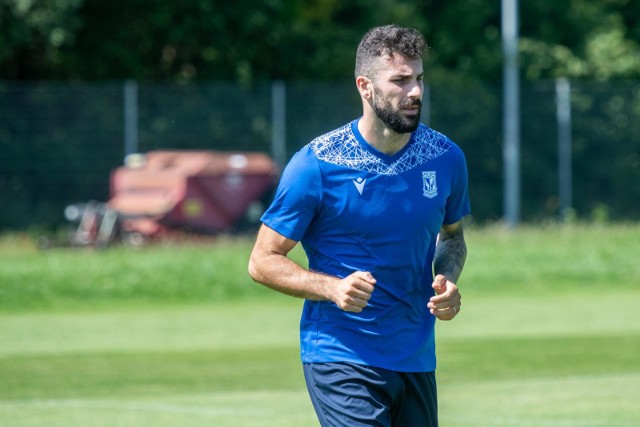 PKO Ekstraklasa. Okienko trwa, część drużyn zamknęła swoje kadry, część - jak Górnik Zabrze - planuje kolejne ruchy. My natomiast po dystansie pięciu kolejek, meczu w Pucharze Polski i ewentualnych meczów w el. do europejskich pucharów oceniliśmy już dokonane transfery: ze wszystkich 119 wybraliśmy kilka, które sprawdziły się z marszu. Na naszej liście znajdziecie:- bramkarza, dwóch napastników i środkowego pomocnika- Szweda, dwóch Łotyszy i Polaka- po jednej transakcji Górnika, Lecha, Jagiellonii oraz Rakowa.