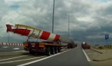 Transport gigantycznych śmigieł do wiatraków. Utrudnienia na A4 pod Wrocławiem