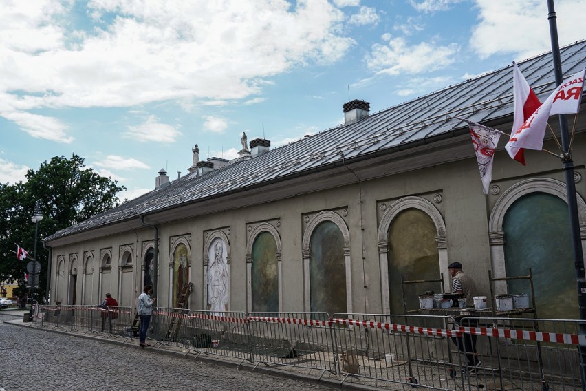 Na ścianach skrzydła Resursy Obywatelskiej powstaje "Szlak minimurali w Radomiu". Tworzy je Rafał Roskowiński. Zobaczcie zdjęcia