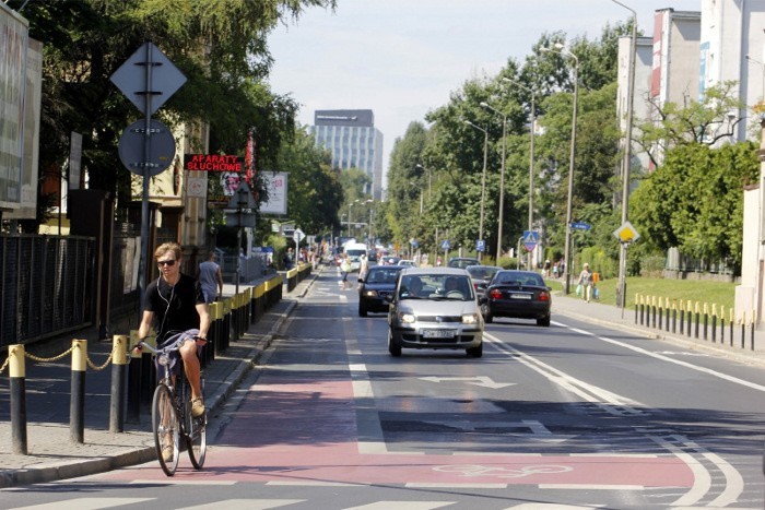 Wrocław: Pas dla rowerów na Braniborskiej prowadzi donikąd 