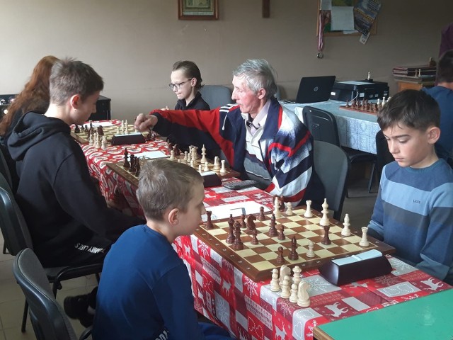 Turniej szachowy odbył się w salce parafialnej w Przytyku.