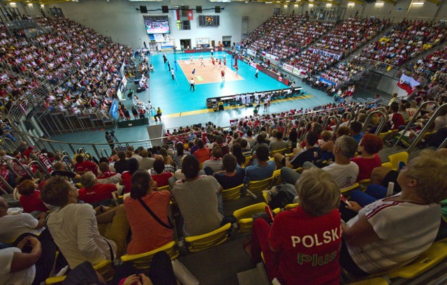 Mecz siatkówki kobiet Polska - Szwajcaria w koszalińskiej hali widowiskowo-sportowej.