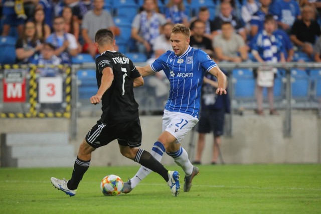 W piątkowy wieczór kibice będą mieli dylemat, którą relację sportową oglądać, pod warunkiem oczywiście, że nie wybiorą się na stadion w Poznaniu lub Lesznie