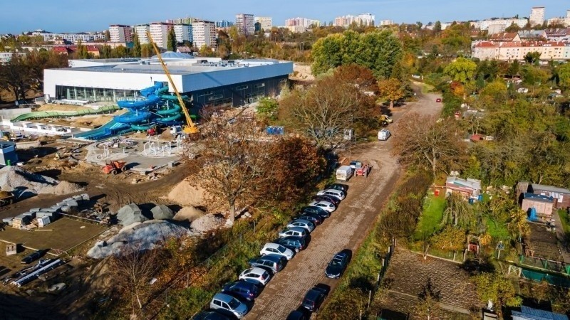 Aquapark w Szczecinie od strony ul. Sczanieckiej odsłonięty. Koniec budowy Fabryki Wody coraz bliżej [ZDJĘCIA]