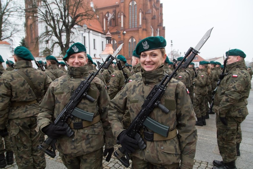 Przysięga żołnierzy Wojsk Obrony Terytorialnej w Białymstoku