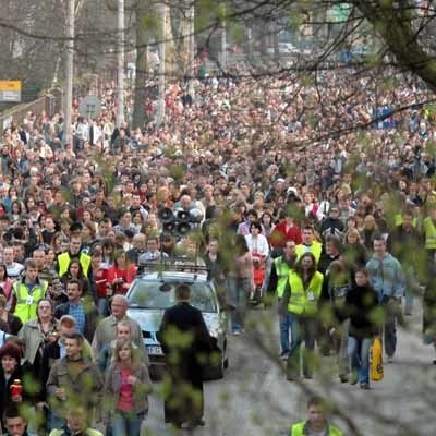 W całej Polsce odbywały się białe marsze i uroczyste msze. W Gorzowie w drogę na plac Jana Pawła II ruszyło ponad 5 tys. ludzi.