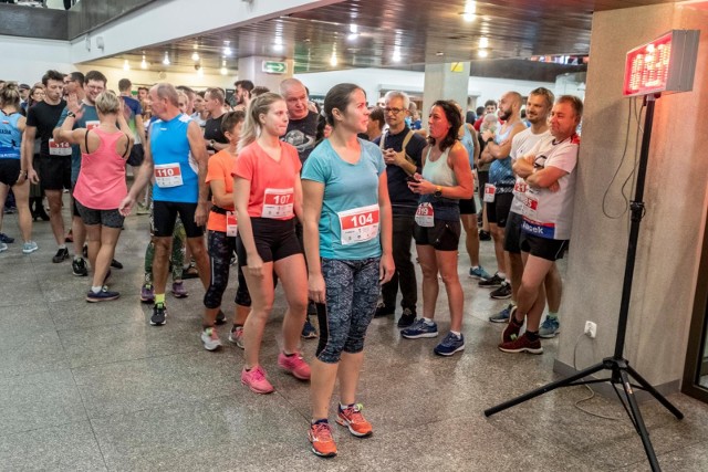 Bieg po schodach Collegium Altum w Poznaniu zawsze cieszył się dużym zainteresowaniem wśród biegaczy i biegaczek