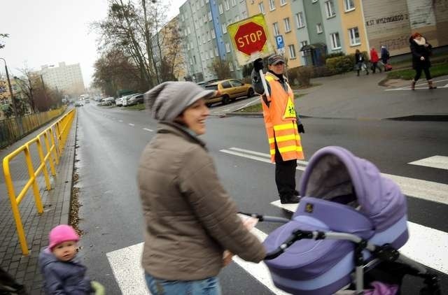 Spowalniacze mogłyby znaleźć się w miejscach, gdzie w trakcie roku szkolnego „Agatki” dbają o bezpieczeństwo uczniów