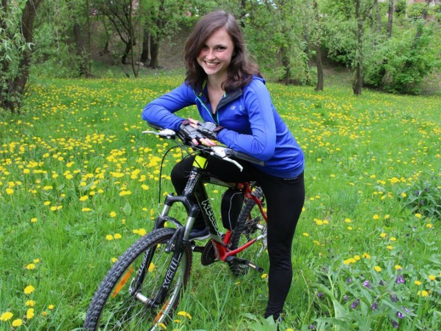 Justyna Magryś, instruktorka z Calypso Fitness Clubu z Rzeszowa, która uwielbia jazdę na rowerze. 
