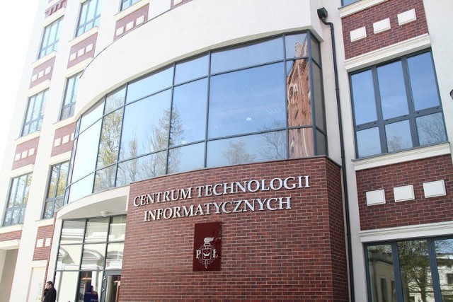 Centrum Technologii Informatycznych PŁ - nowoczesny gmach uczelni, w którym wiedzę zdobywają przyszli informatycy