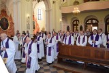Drohiczyn: Dzień modlitw za zmarłych biskupów i rządców diecezji. Zgromadziło się 70 kapłanów [ZDJĘCIA]