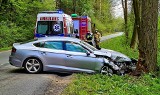 Krosna. Ocalił psa, który wybiegł na drogę, ale rozbił drogie auto o drzewo