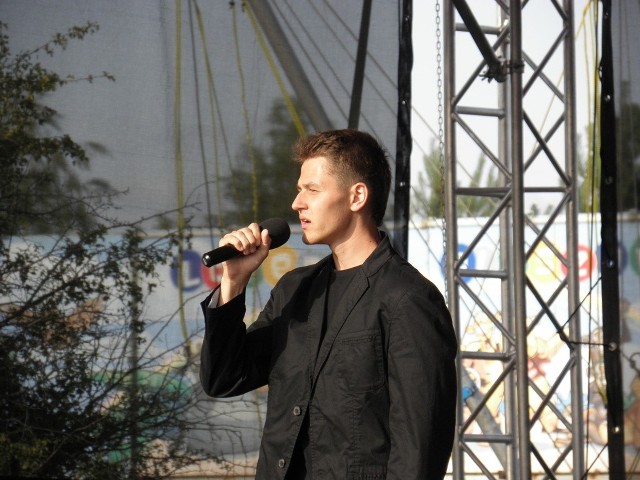 Maciej Zieliński w telewizyjnym programie zaśpiewał utwór musicalowy. Jak się Wam podobało jego wykonanie?