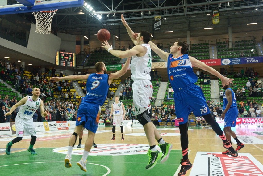 Tauron Basket Liga: Stelmet BC Zielona Góra zagubiony. Twierdza CRS omal nie padła