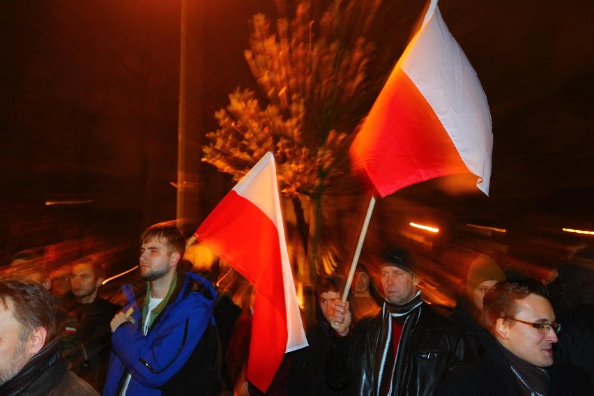 Protest pod Urzędem Wojewódzkim. Chcą powtórzenia wyborów...