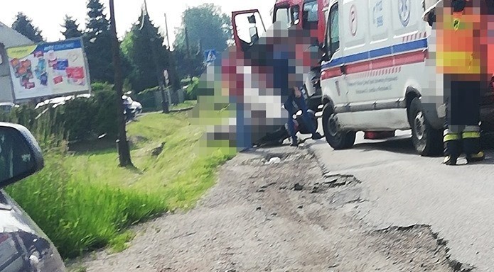 Jedna osoba trafiła do szpitala po wypadku na ul....