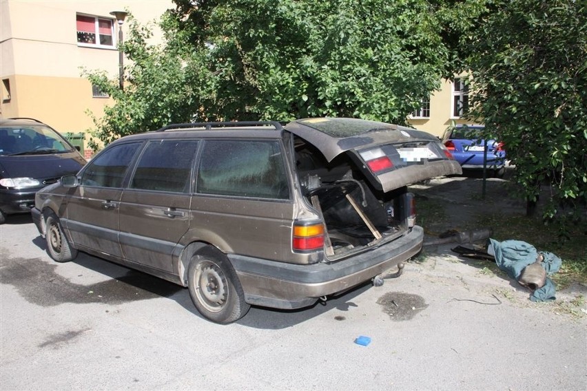 Pożar czterech samochodów w Opolu. Auta płonęły na...