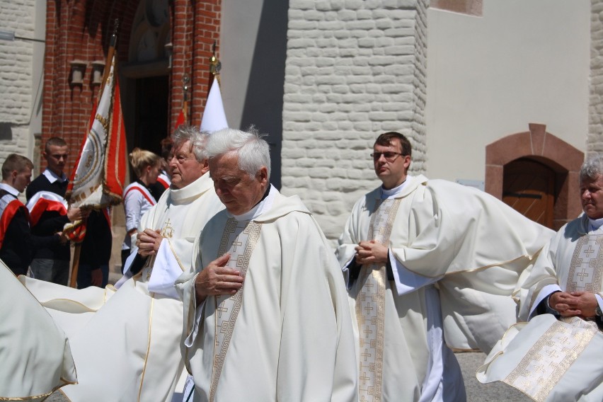 Mszę z okazji oficjalnego otwarcia kaplicy sprawowali dwaj...