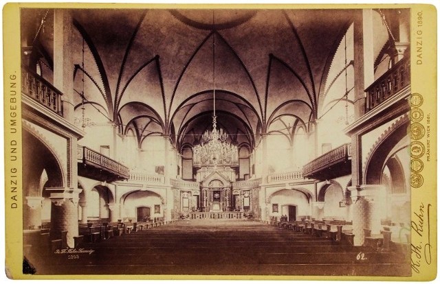 Synagoga łączyła w sobie cechy mauretańskie i charakterystyczne dla gdańskiego neorenesansu.