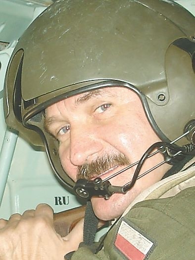Sierżant sztabowy Zbigniew Siekierski z 56. Pułku Śmigłowców Bojowych w Inowrocławiu podczas misji w Iraku
