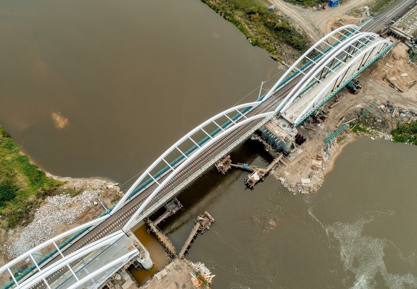 Rail Baltica. Nowy most w regionie. Trwa budowa drugiej nitki (zdjęcia) 