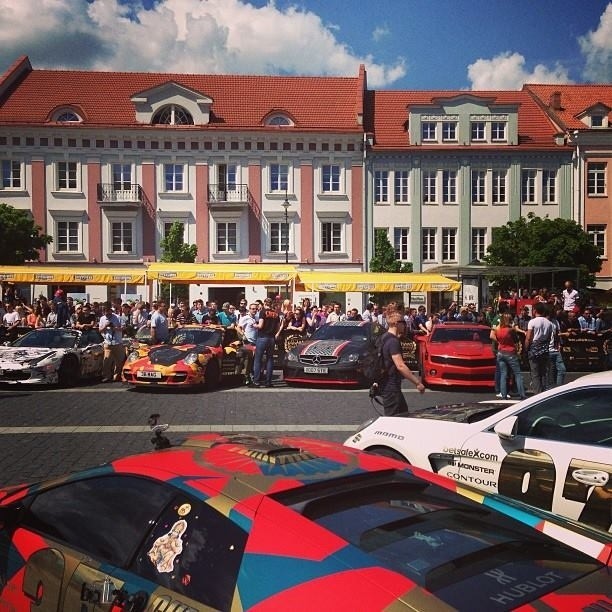 Gumball 3000 na Śląsku! Supersamochody i piękne kobiety [ZDJĘCIA + MAPA]