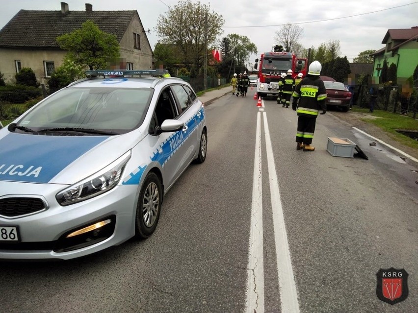 We wsi Podolsze zderzyły się dwa samochody. Ruch odbywał się wahadłowo