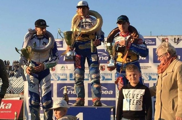 Mikkel Michelsen, Janusz Kołodziej oraz Bartosz Smektała na podium 67. Memoriału A. Smoczyka