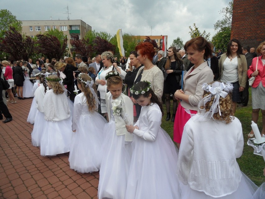 Pierwsza komunia w Myszkowie w parafii św. Stanisława...