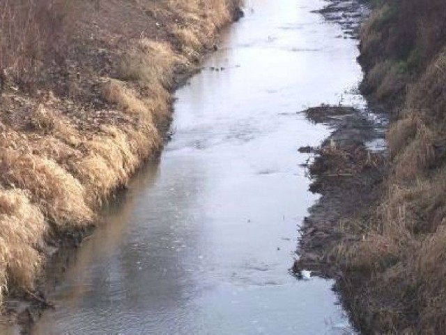 Niewinna na pozór rzeczka &#8211; Kanał Strumień kiedy nabierze wody, staje się bardzo groźny.