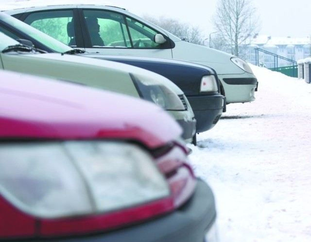 W weekendy nie trzeba czekać do południa. Cały dzień parkingi są zastawione.