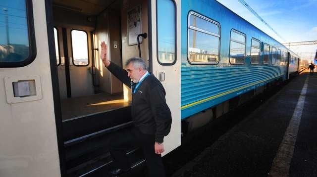 Pasażerowie z Łysomic liczą, że wkrótce i oni usłyszą na swojej stacji gwizdek wzywający motorniczego do odjazdu pociągu