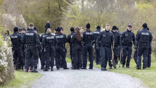 W niemieckich krajach związkowych toczy się postępowanie dyscyplinarne lub śledcze wobec co najmniej 400 funkcjonariuszy policji.