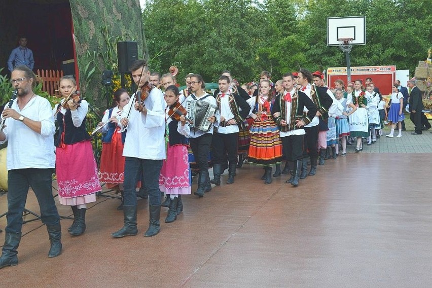 Rolnicy z gminy Chełmno świętowali dożynki w Małych...