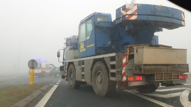 Na miejscu wprowadzono ruch wahadłowy. Przewiduje się, że utrudnienia potrwają ok. 3 godz. Więcej informacji wkrótce.