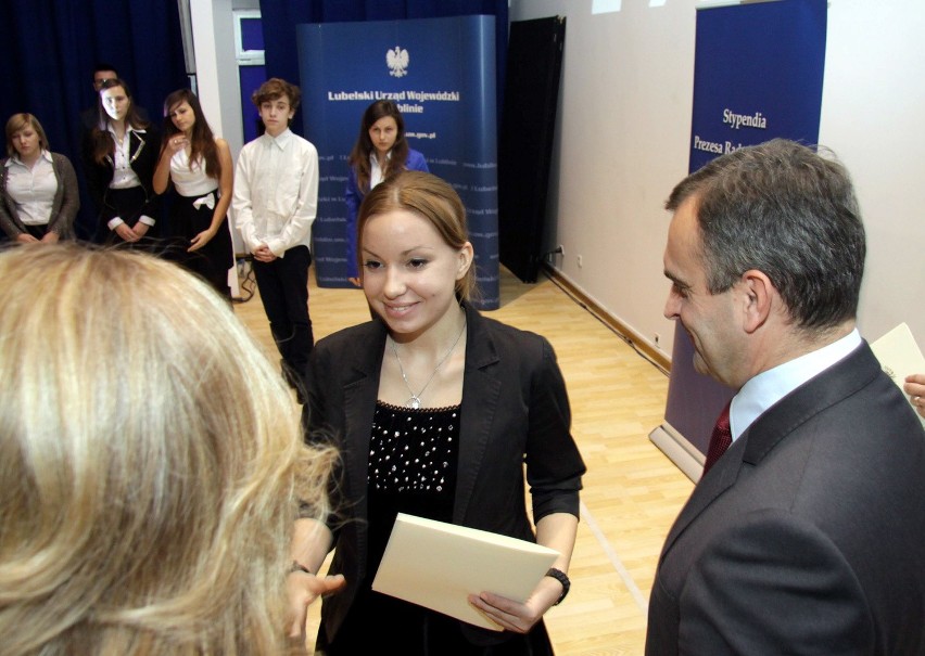 Stypendia premiera dla najzdolniejszych uczniów szkół ponadgimnazjalnych Lubelszczyzny (FOTO)