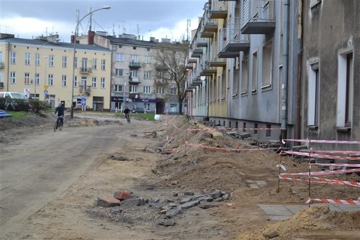 Częstochowa: Prace na ulicy Nadrzecznej znów wstrzymano. Odkryto cmentarz choleryczny z XIX wieku