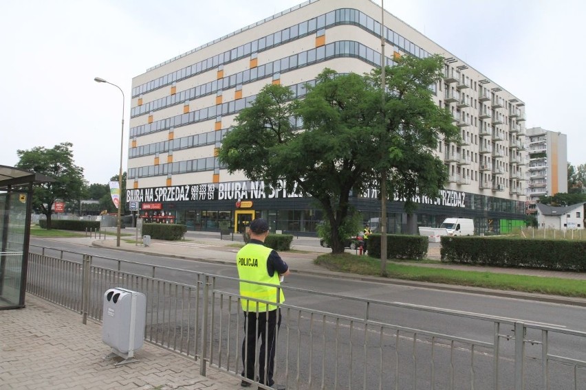 Bomba na Legnickiej. Ulica zamknięta, ewakuacja mieszkańców