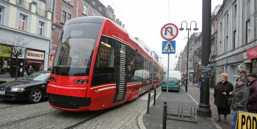 Nowy Twist w Tramwajach Śląskich. W Zabrzu zaprezentowano pierwszy z nowych wagonów [ZDJĘCIA, WIDEO]